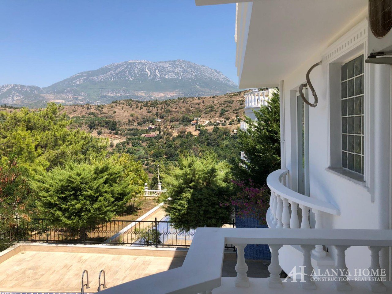 Фото покупка продажа недорогая двухкомнатная квартира 1+1 c большой террассой Алания Хоум Анталия Ту